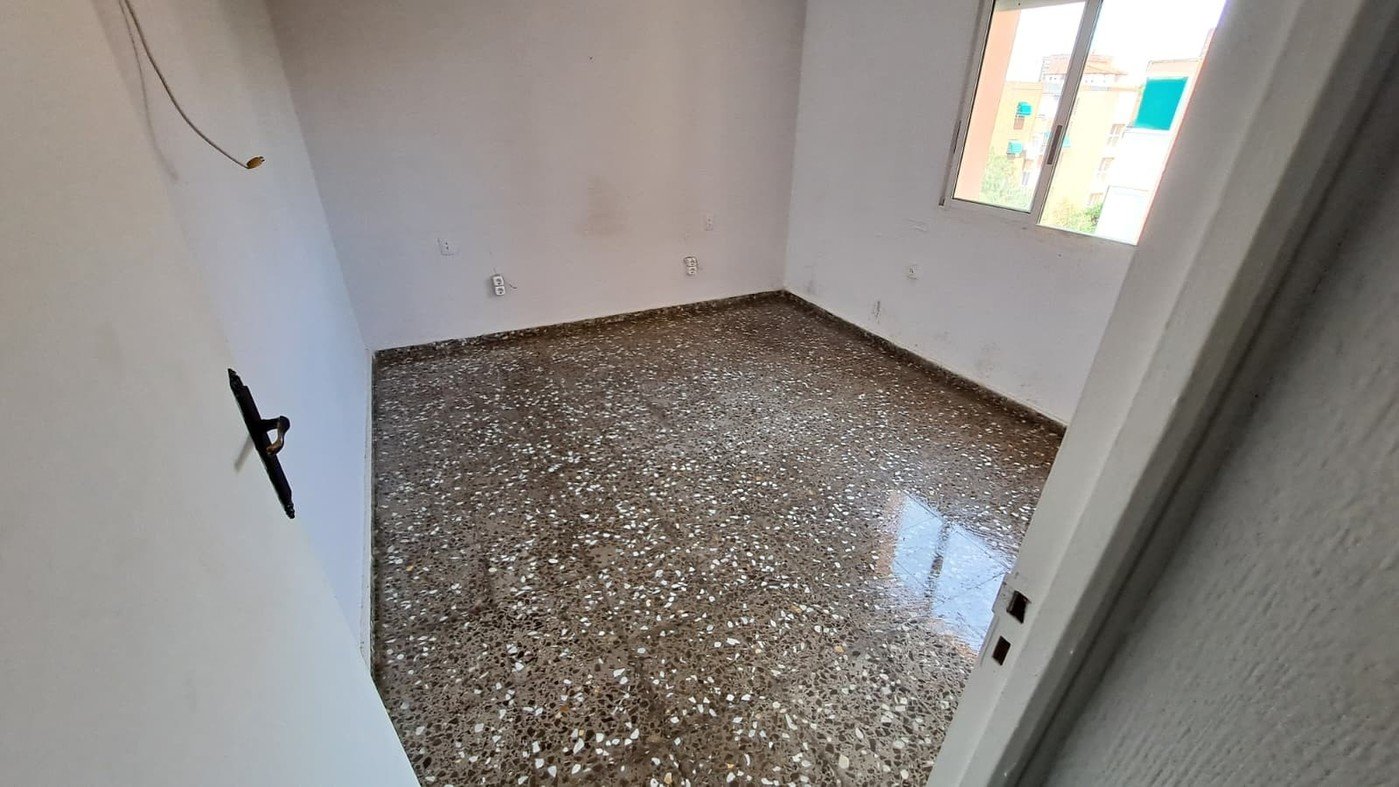 Flat on Calle Cataluña — image 10